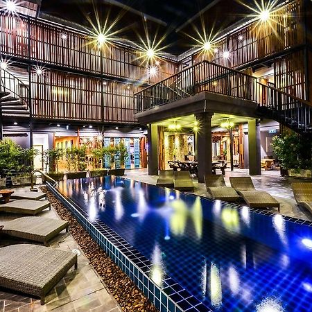 Lap Roi Karon Beachfront By Shanaya Екстериор снимка